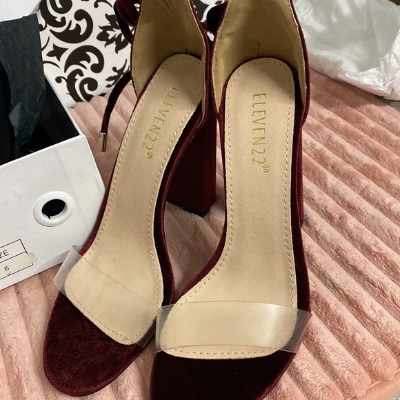 Burgundy wrap up - Picture 3 of 8